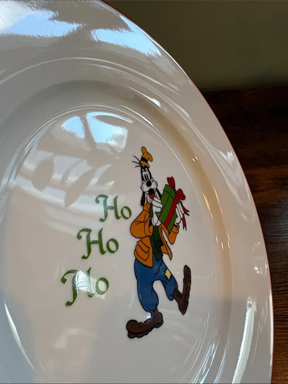 Mickey’s Vintage Holiday Festive Goofy Holiday Dinner Plate Ho, Ho, Ho Christmas